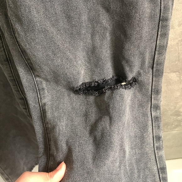 Jeans - Picture 6 of 16